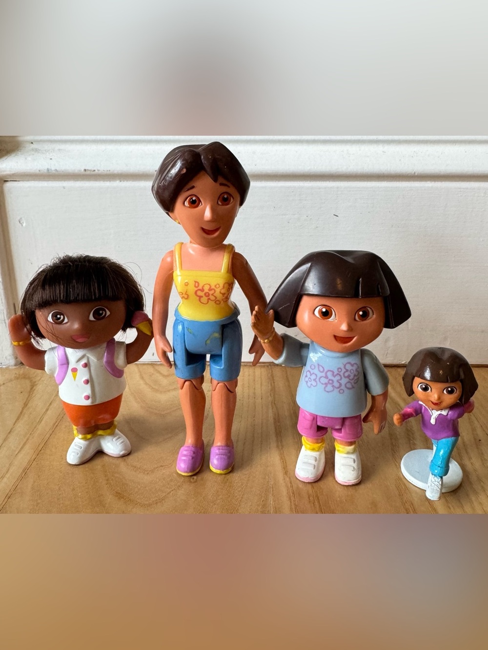 Vintage Dora Explorer Figure Lot 4pc 2003 2004 Dora Mom Mattel Viacom